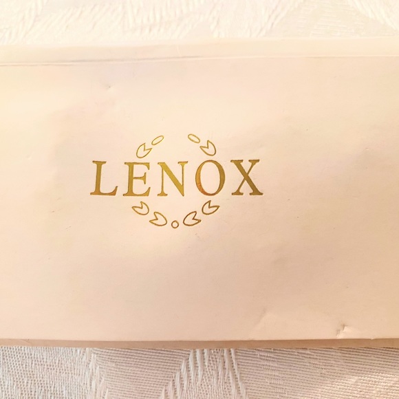 Lenox Brooches - Picture 2 of 5